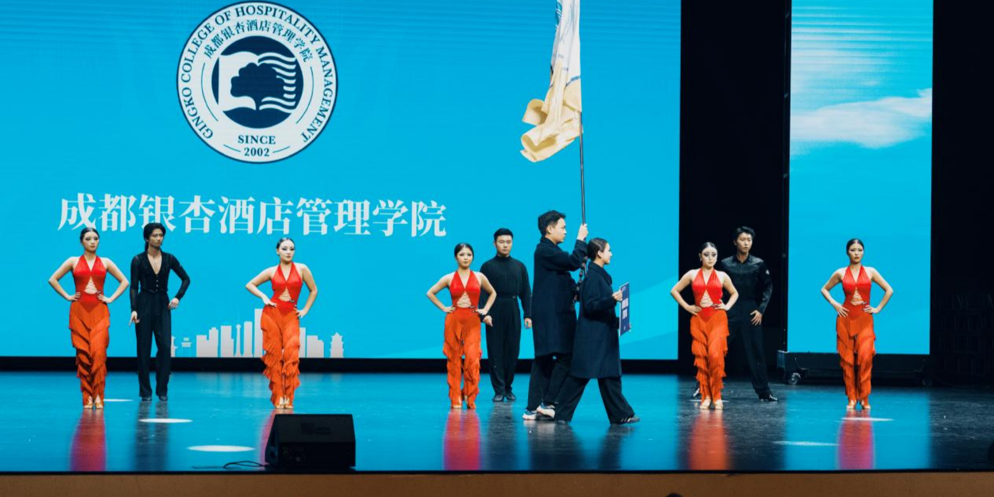 破茧成蝶舞芳华！我校拉丁队勇夺全国赛事双奖