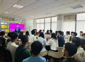 休闲与运动学院开展红色典型进高校宣讲活动
