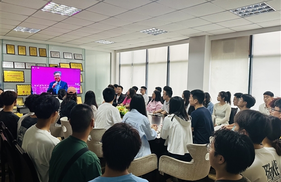休闲与运动学院开展红色典型进高校宣讲活动