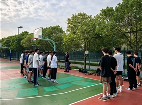 休闲与运动学院抓实新生教学——开展2025年秋季学期新生开课巡课