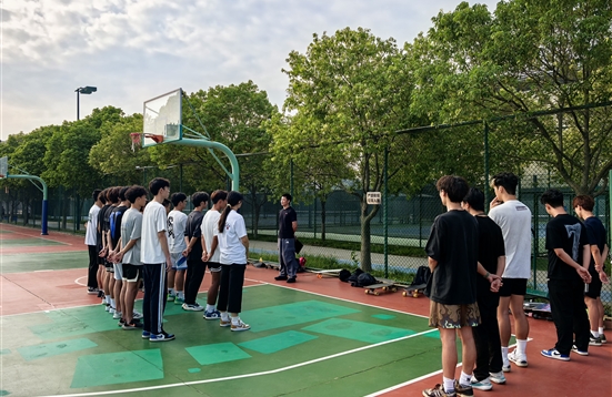 休闲与运动学院抓实新生教学——开展2025年秋季学期新生开课巡课