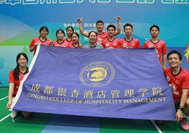 我校代表队在2025年四川省大学生羽毛球比赛中再创佳绩！