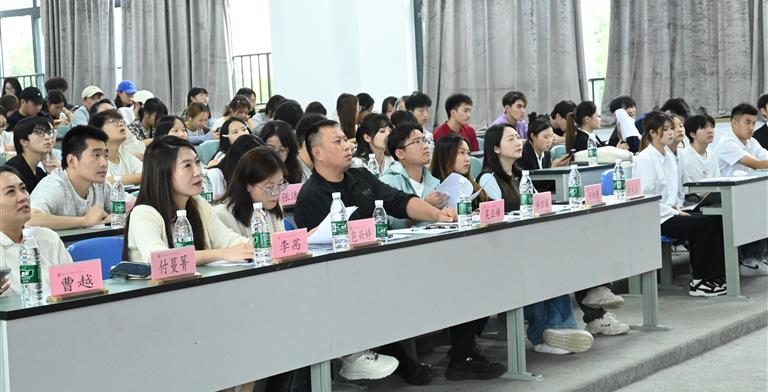 休闲与运动学院顺利开展2025-2026学年国家奖学金答辩