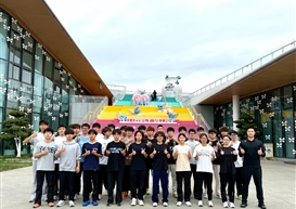 轮滑践专业 研学拓新知〡我院2025级户外运动专选班赴蝴蝶村开展实践教学